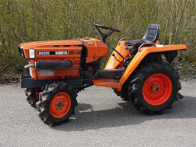 Kubota B6200 PIERŚCIENIE I TŁOKI